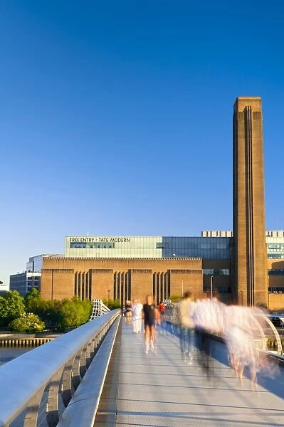 UK, England, London, Tate Modern and Millennium Bridge