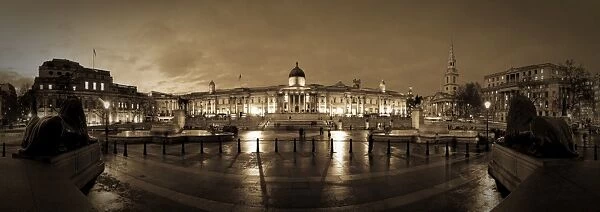 UK, England, London, Trafalgar Square, National Gallery and St. Martins-in-the-Fields
