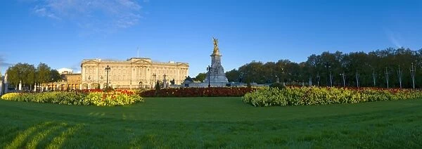 UK, London, Buckingham Palace, Panoramic