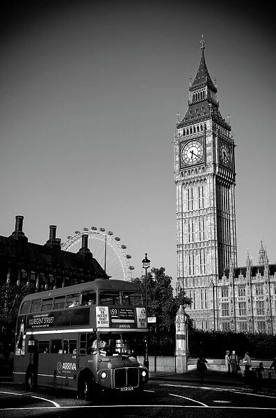 UK, London, Houses of Parliament, Big Ben, London Eye beyond
