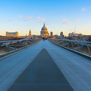UK, England, London, Millennium Bridge and St. Pauls Cathedral