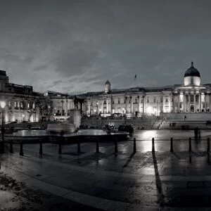 UK, England, London, Trafalgar Square, National Gallery and St. Martins-in-the-Fields