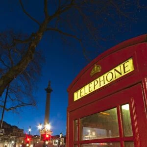 UK, England, London, Trafalgar Square, telephone box