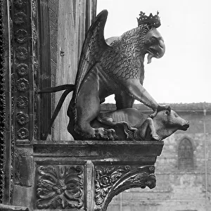 Perugino Griffin, statue on the facade of Municipal Hall or Palazzo dei Priori in Perugia