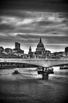 UK, London, The City, Waterloo Bridge over River Thames UK, London, The City, Waterloo Bridge over River Thames